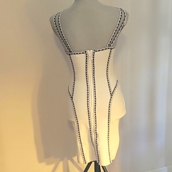 Fashion Nova Woman's White & Black Sleeveless Dress , Size: S - Picture 5 of 8